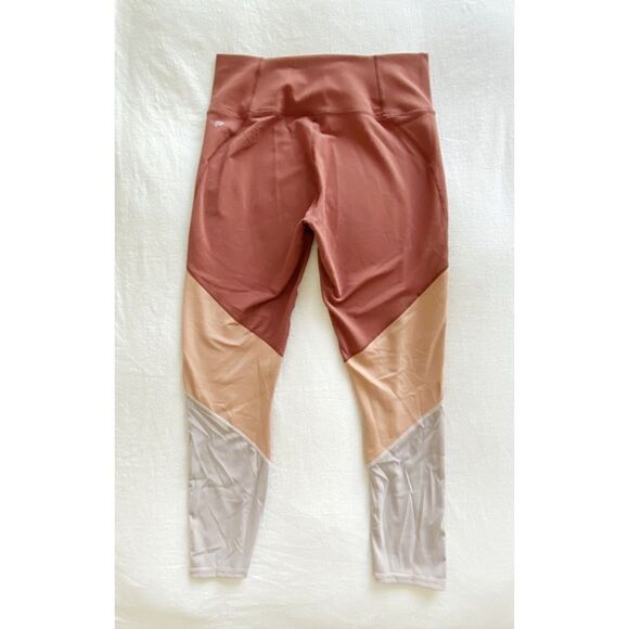 FABLETICS Zone High-Waisted 7/8 Leggings in Mahogany/Driftscape/Sand - Picture 4 of 4